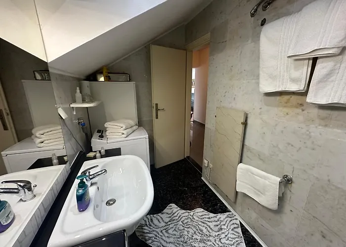 Golden Creek Magic View