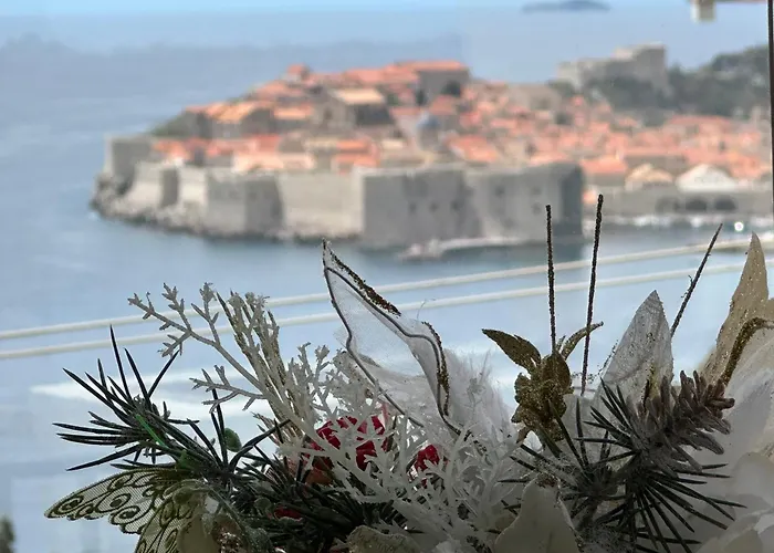 Golden Creek Magic View