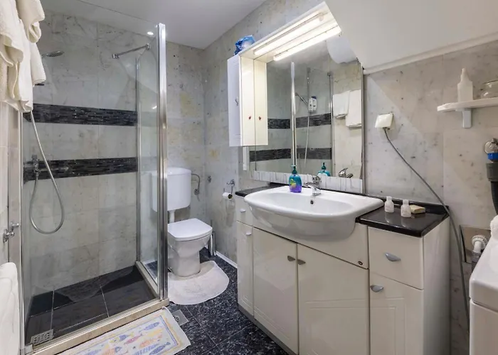 Golden Creek Magic View