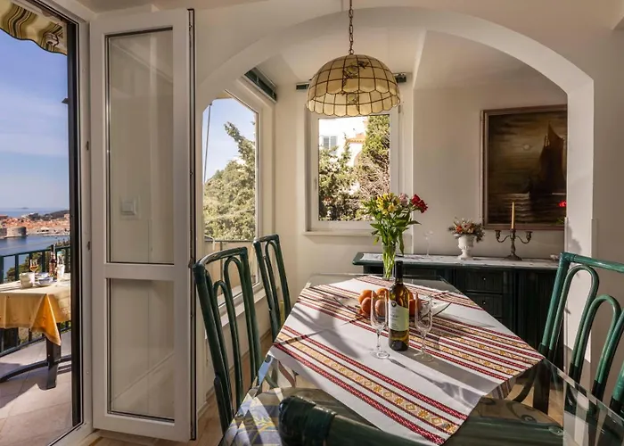 Golden Creek Magic View