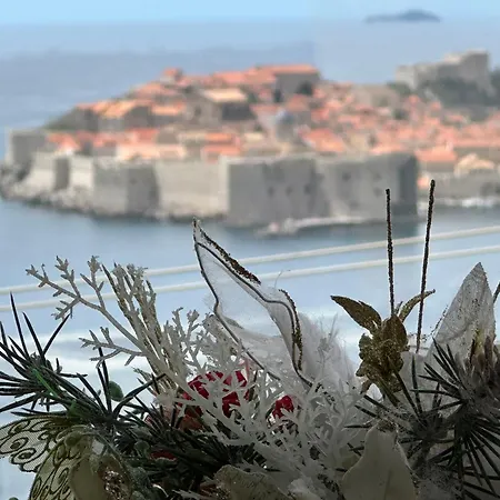 Golden Creek Magic View