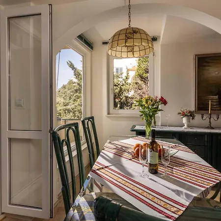 Golden Creek Magic View